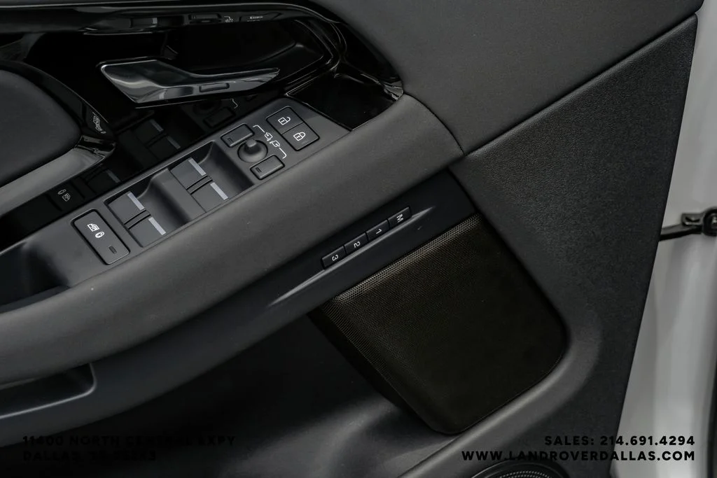 Used 2026 White Land Rover Dynamic image 49