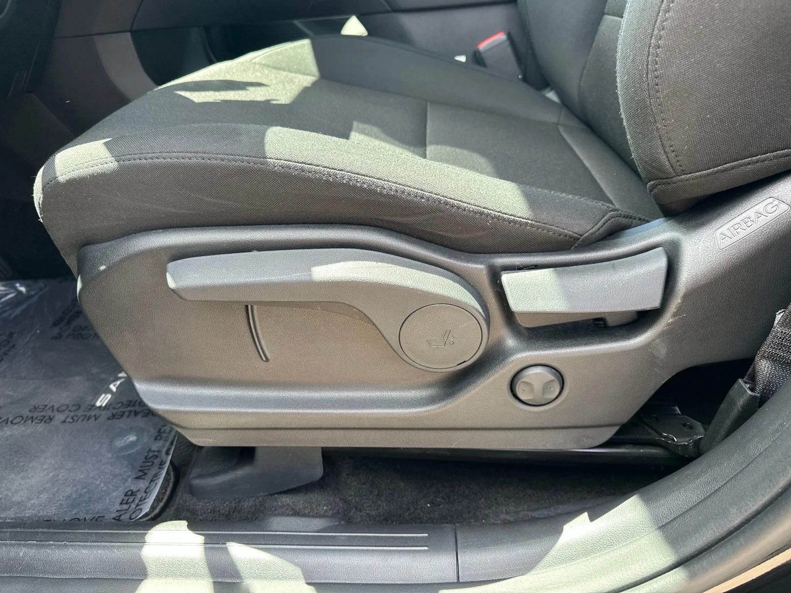 Used 2025 Black Hyundai SE image 9