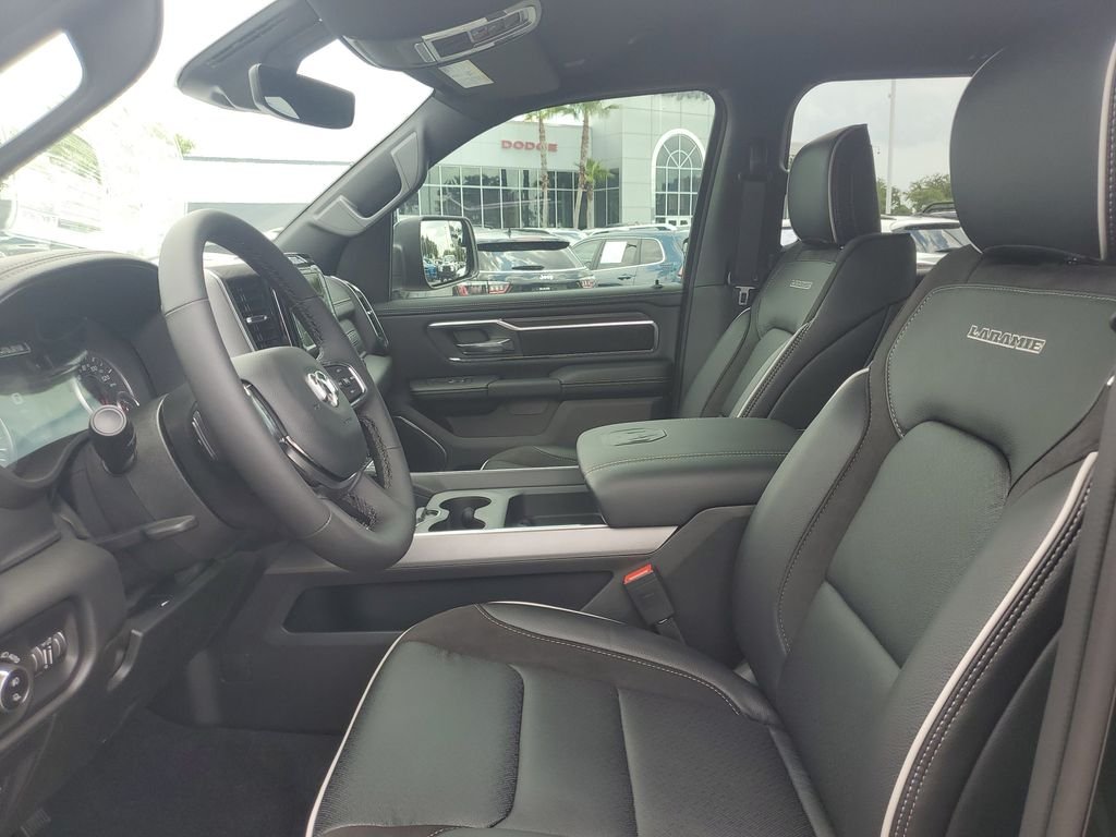 New 2026 Diamond Black Crystal Pearl-Coat Exterior Paint RAM Laramie image 13