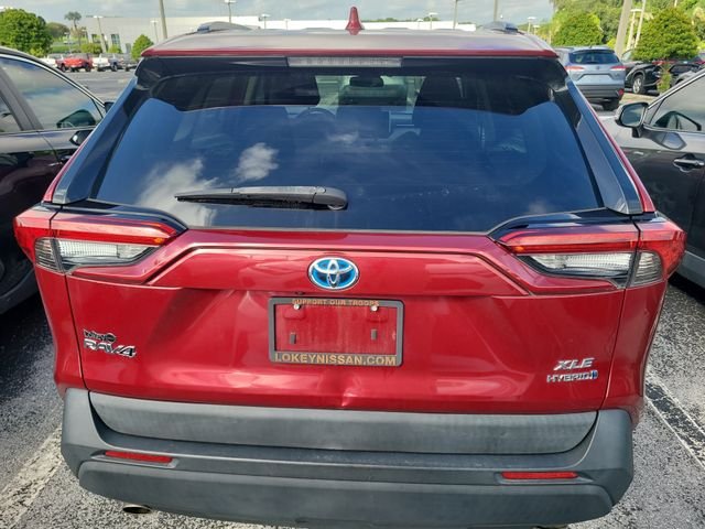 Used 2020 Red Toyota XLE image 4