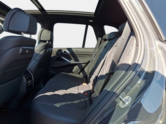 New 2026 Dravit Grey Metallic BMW xDrive40i image 9