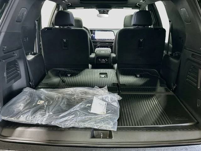 New 2027 Trillium Green Metallic Chevrolet LT image 28