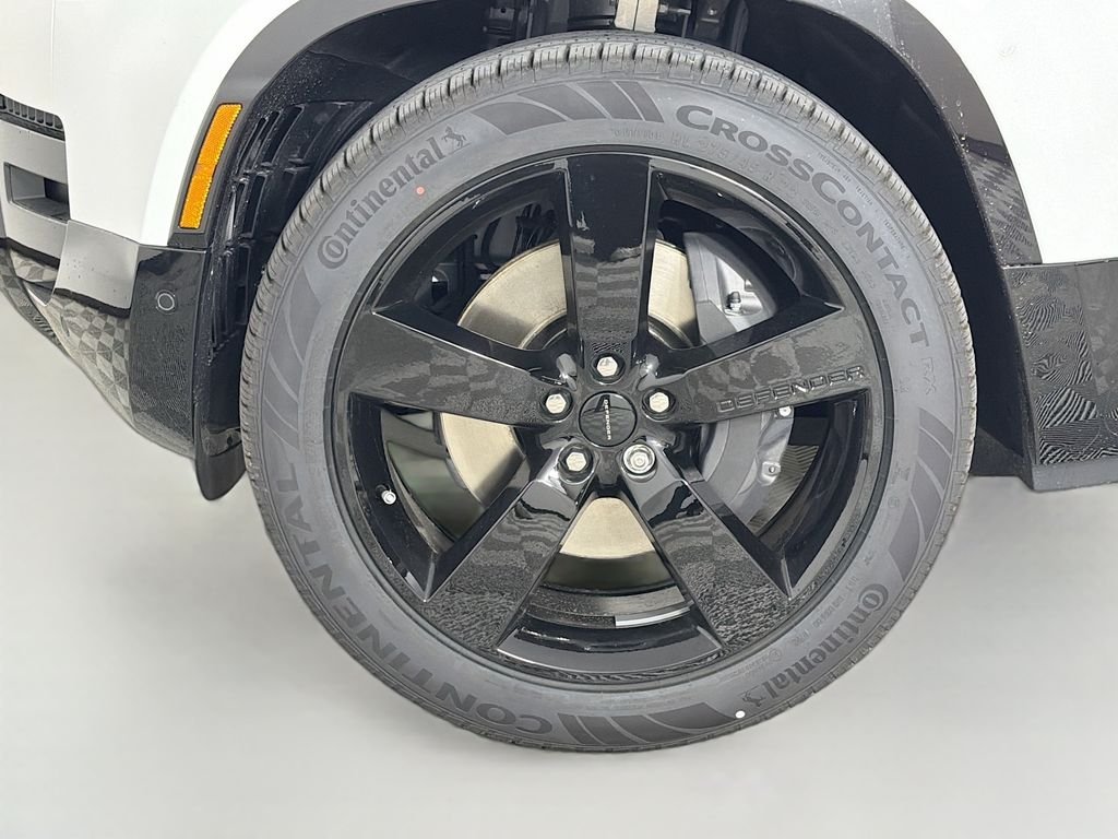 New 2026 Fuji White Land Rover X-Dynamic SE image 33