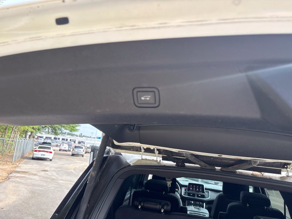 Used 2021 SUMMIT WHITE Chevrolet Z71 image 25
