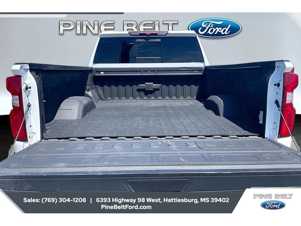 Used 2022 Iridescent Pearl Tricoat Chevrolet LTZ image 12