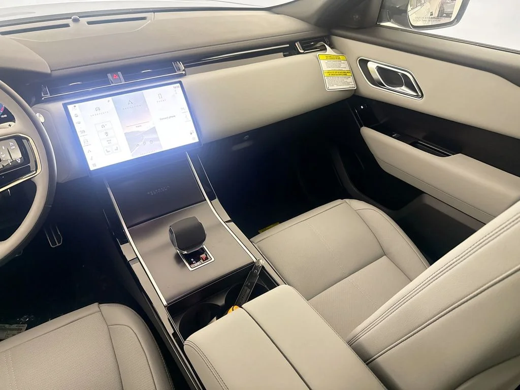 New 2026 Fuji White Land Rover Belgravia Edition image 23
