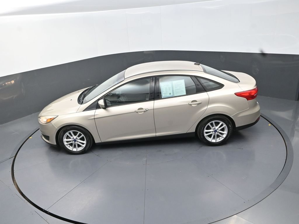 Used 2018 Gold Ford SE image 18