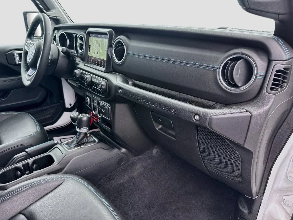 Used 2023 White Jeep Rubicon 4xe image 33