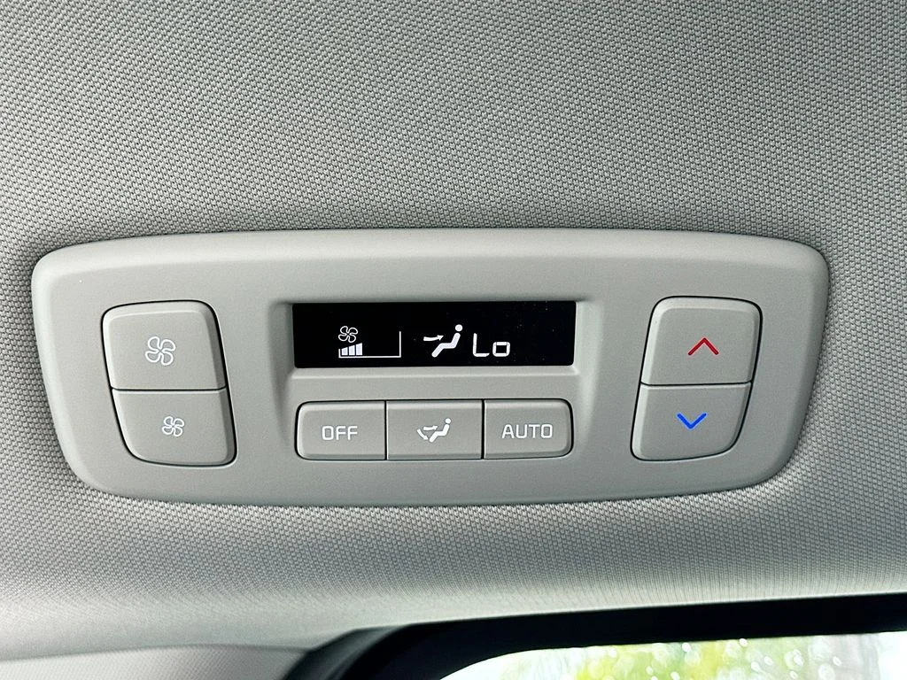 2026 Kia Carnival LXS - Photo 25