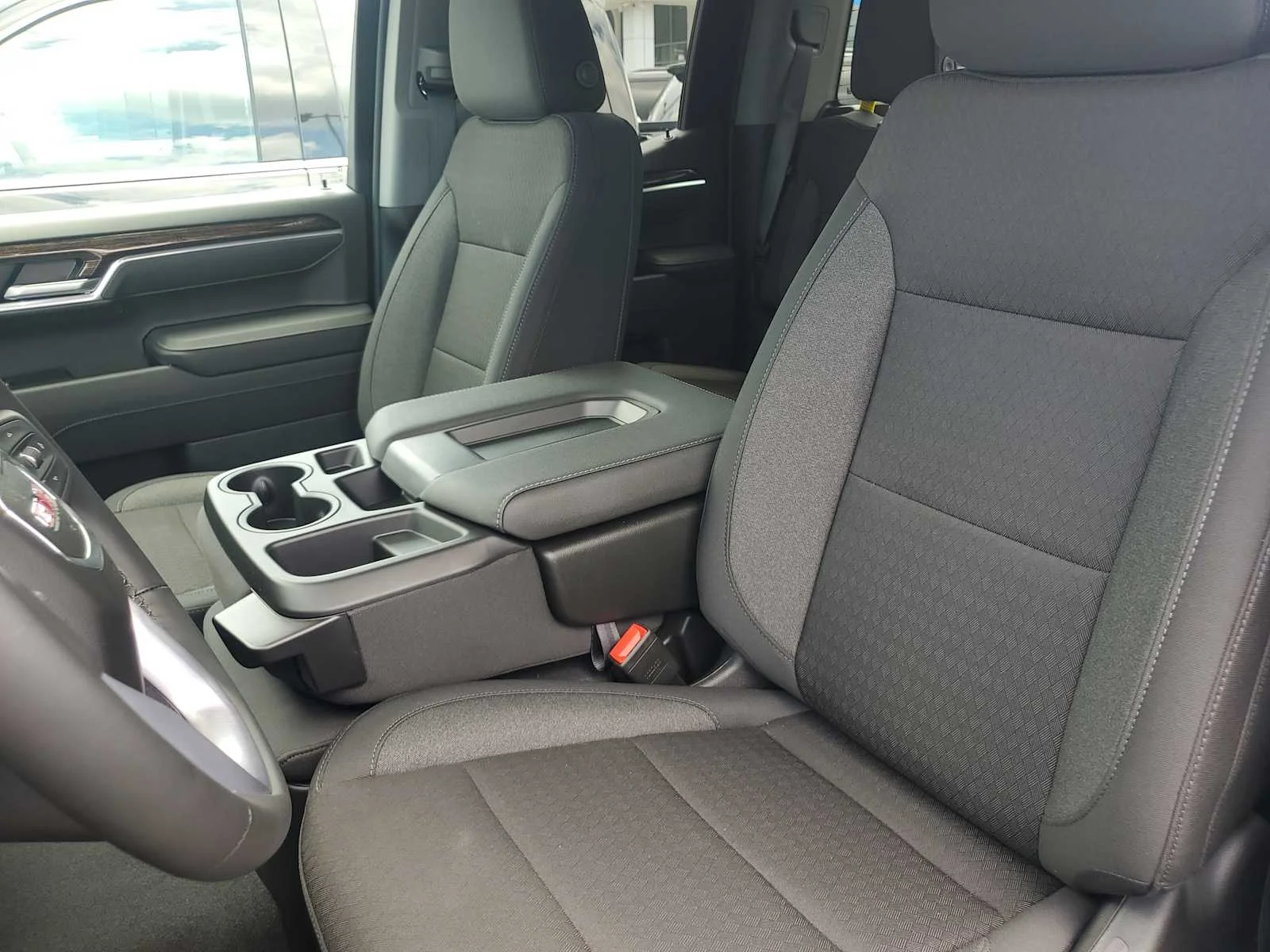 2026 GMC Sierra 1500 SLE - Photo 28