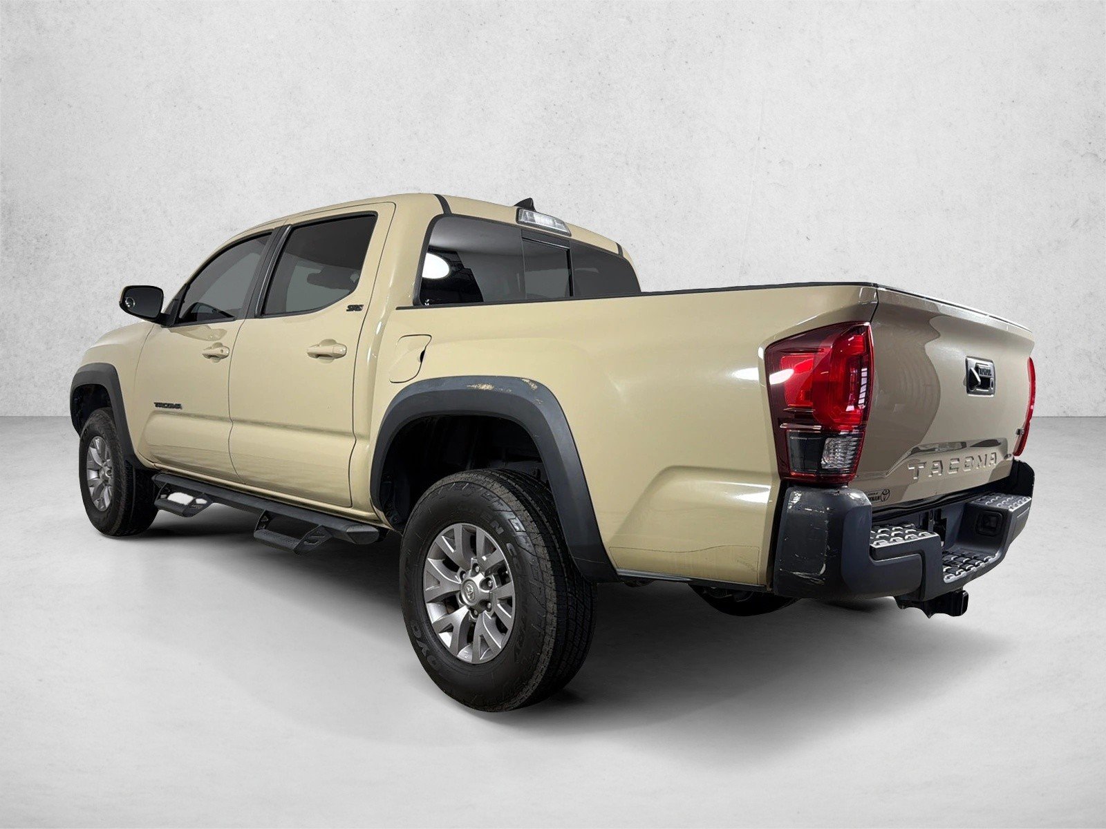 Used 2019 Quicksand Toyota SR5 image 5