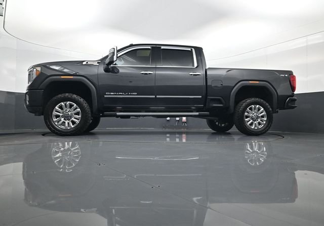 Used 2020 Black GMC Denali image 28