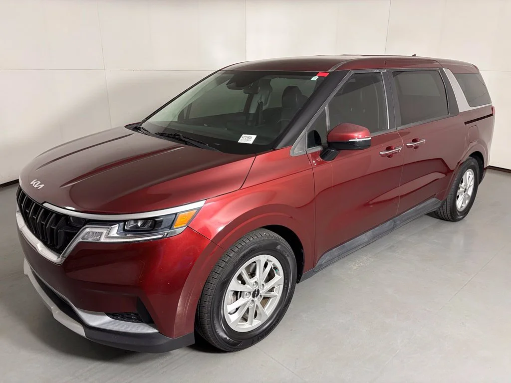 Used 2022 Red Kia LXS image 4