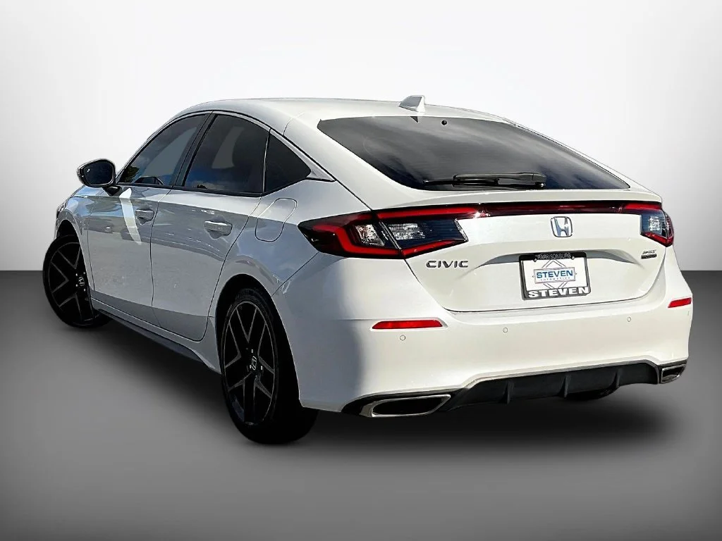 Used 2022 Platinum White Pearl Honda Sport Touring image 4