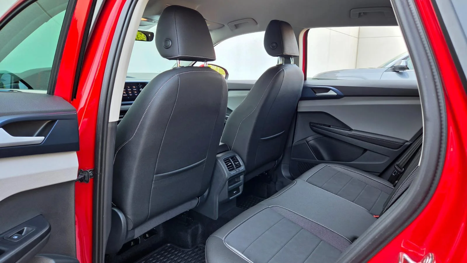 Certified Used 2024 Kings Red Metallic Volkswagen SE image 46