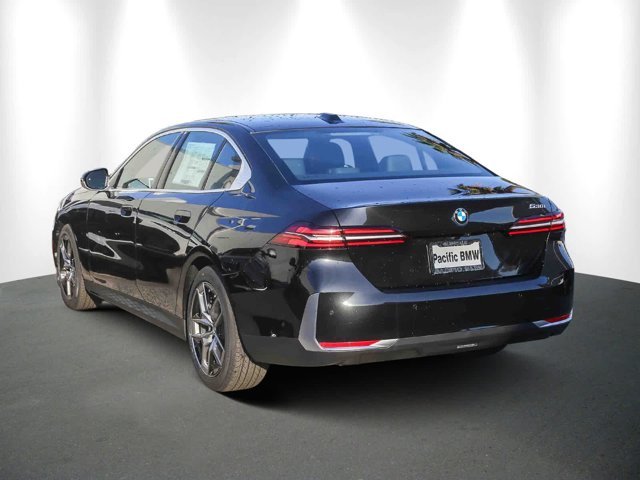 Used 2026 Black Sapphire Metallic BMW 530i image 4