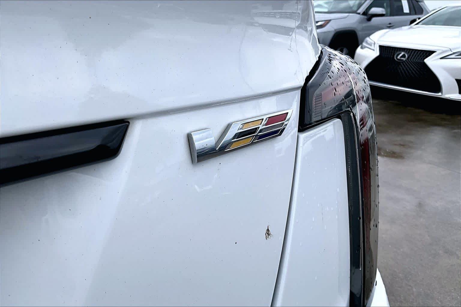 Used 2021 Summit White Cadillac V-Series image 9