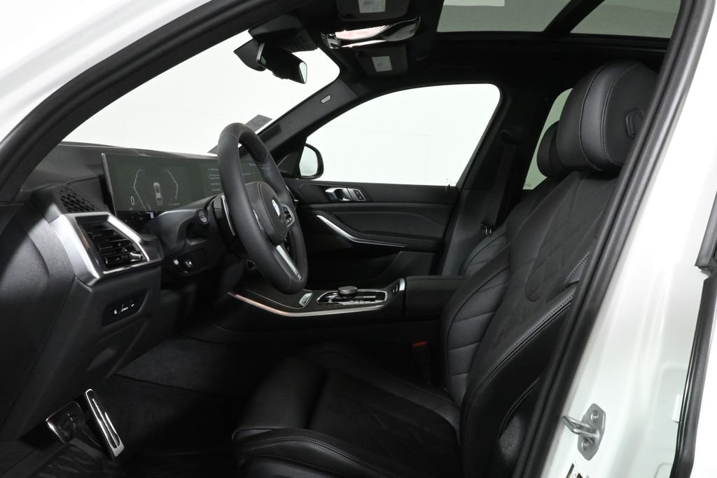 Used 2026 White BMW xDrive40i image 3