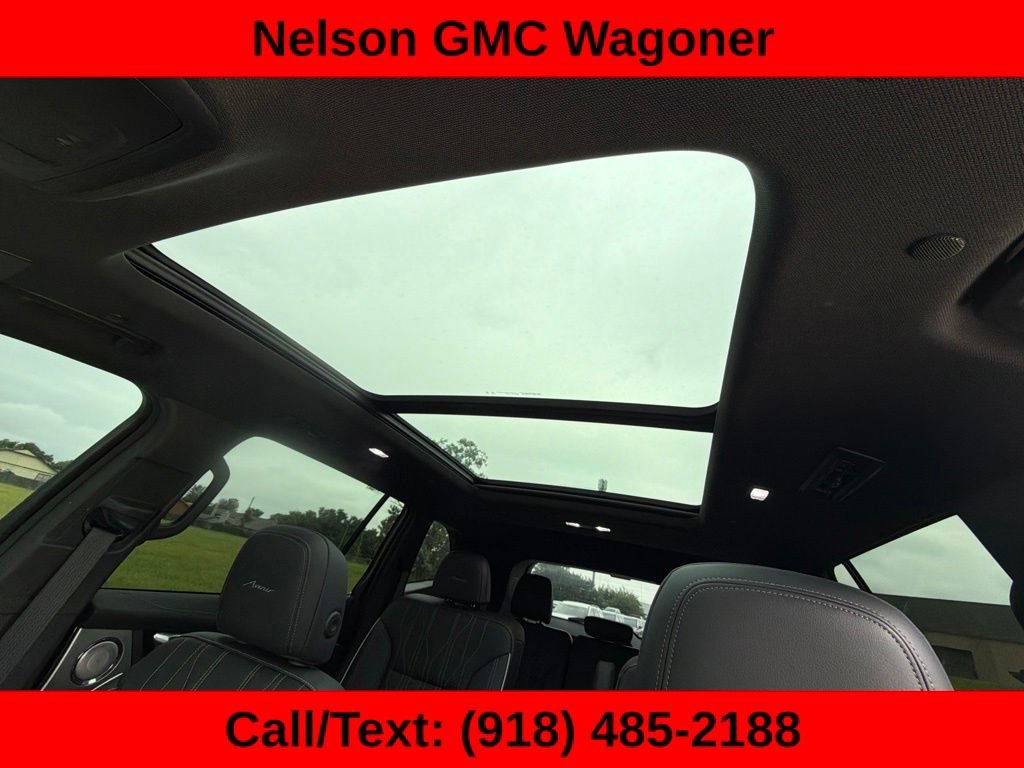 Used 2025 Ebony Twilight Metallic Buick Avenir image 12