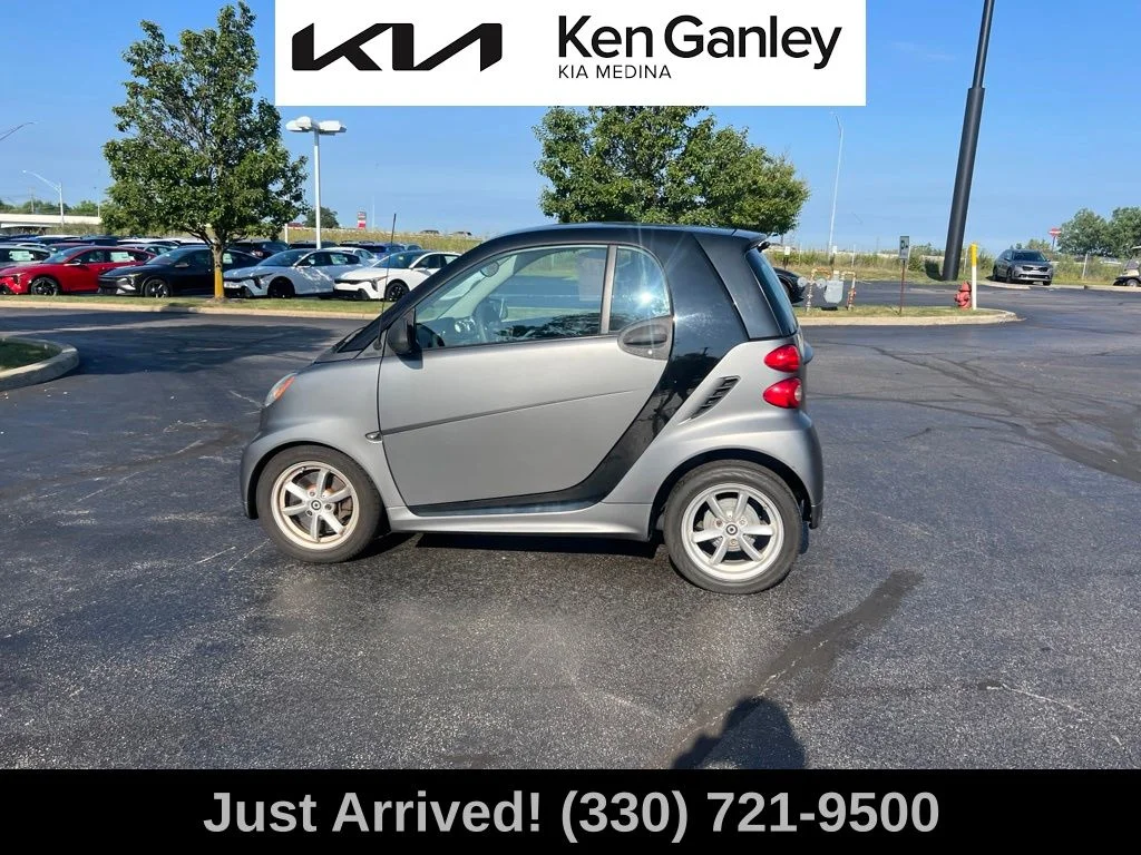 Used 2015 Gray smart Passion image 8