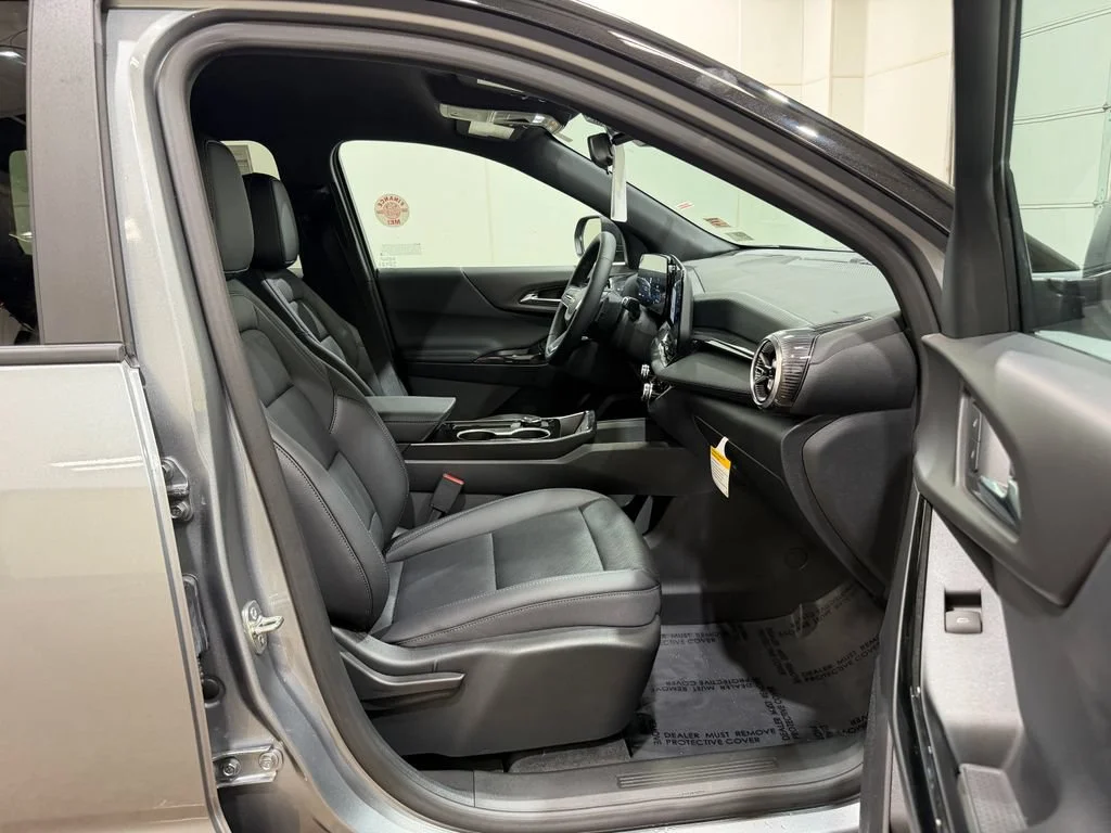 2027 Chevrolet Equinox LT - Photo 30