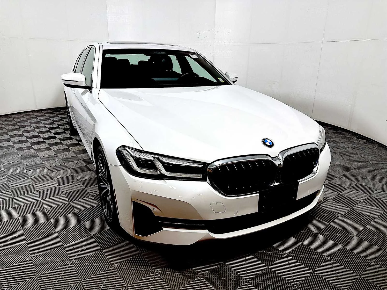2023 BMW 5 Series 540i - Photo 2