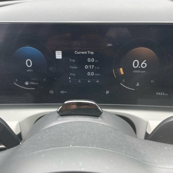 Used 2025 Red Hyundai SEL Convenience image 9
