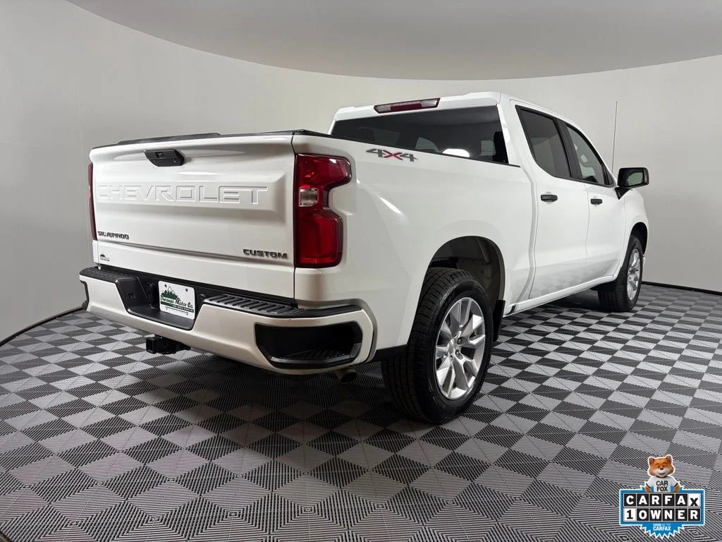 Used 2021 White Chevrolet Custom image 8