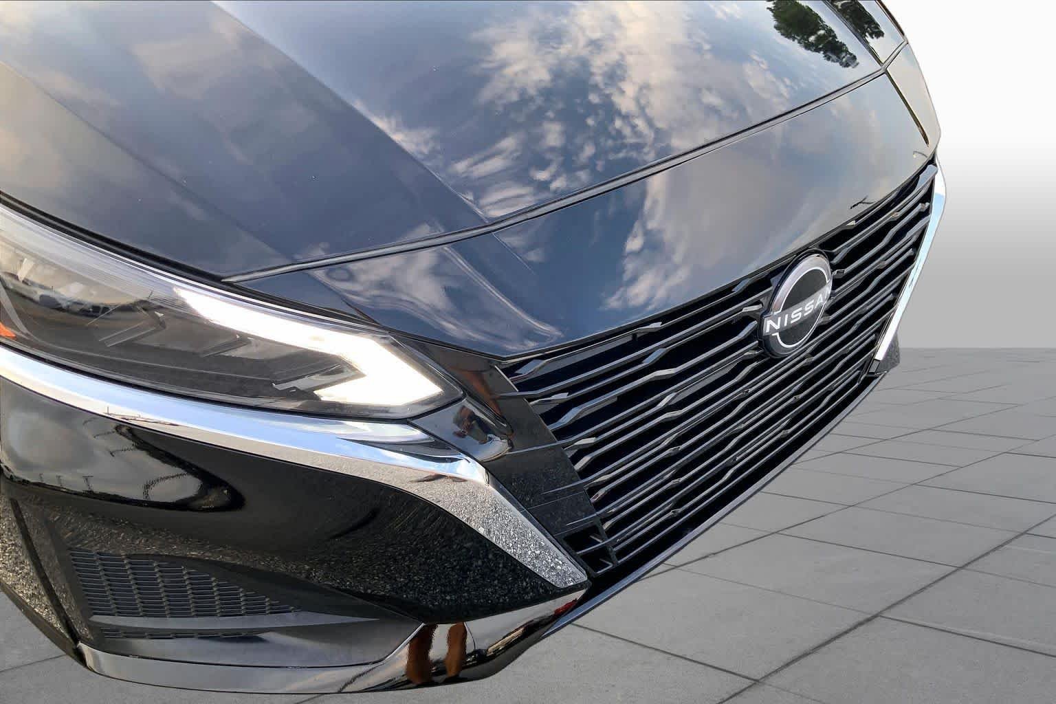 Used 2024 Super Black Nissan 2.5 SV image 28