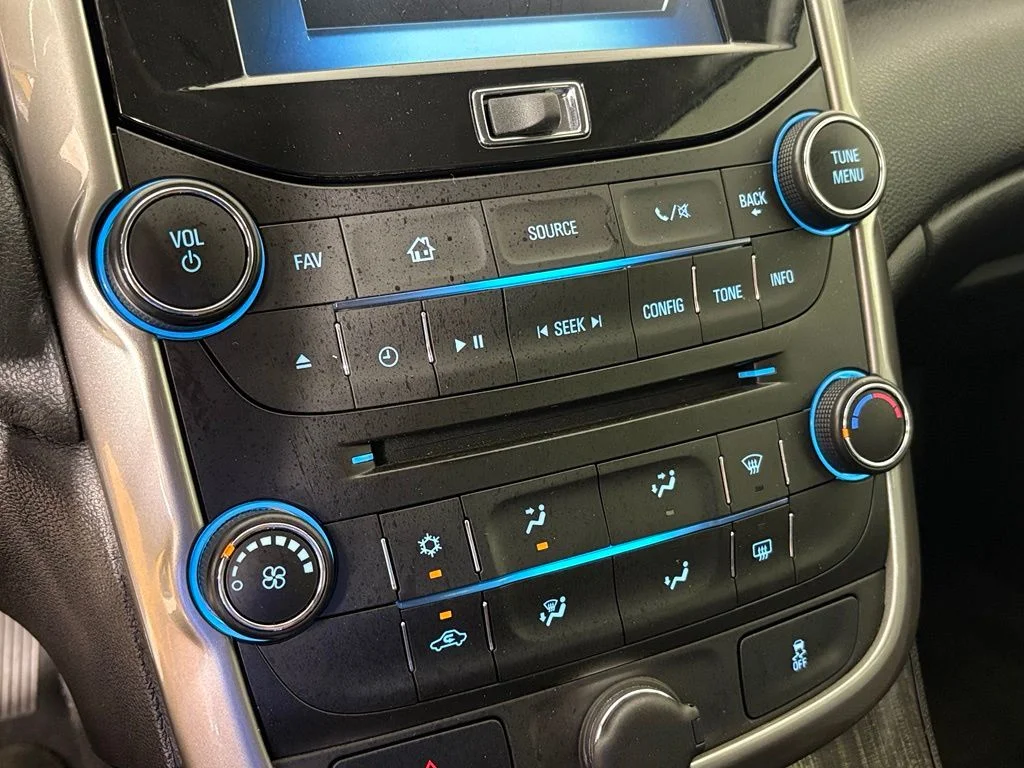 Used 2015 Silver Chevrolet LT image 28