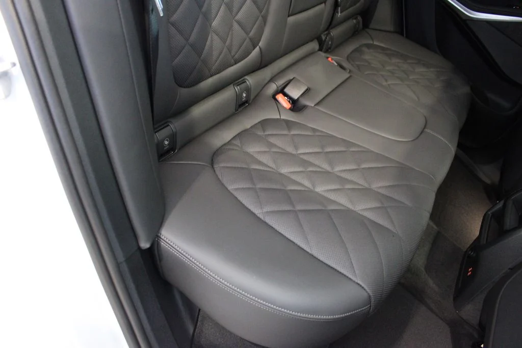 New 2026 Mineral White Metallic BMW xDrive40i image 24