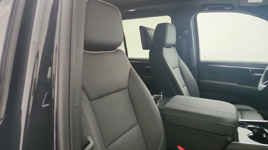 New 2026 Dark Ash Metallic Chevrolet Premier image 24