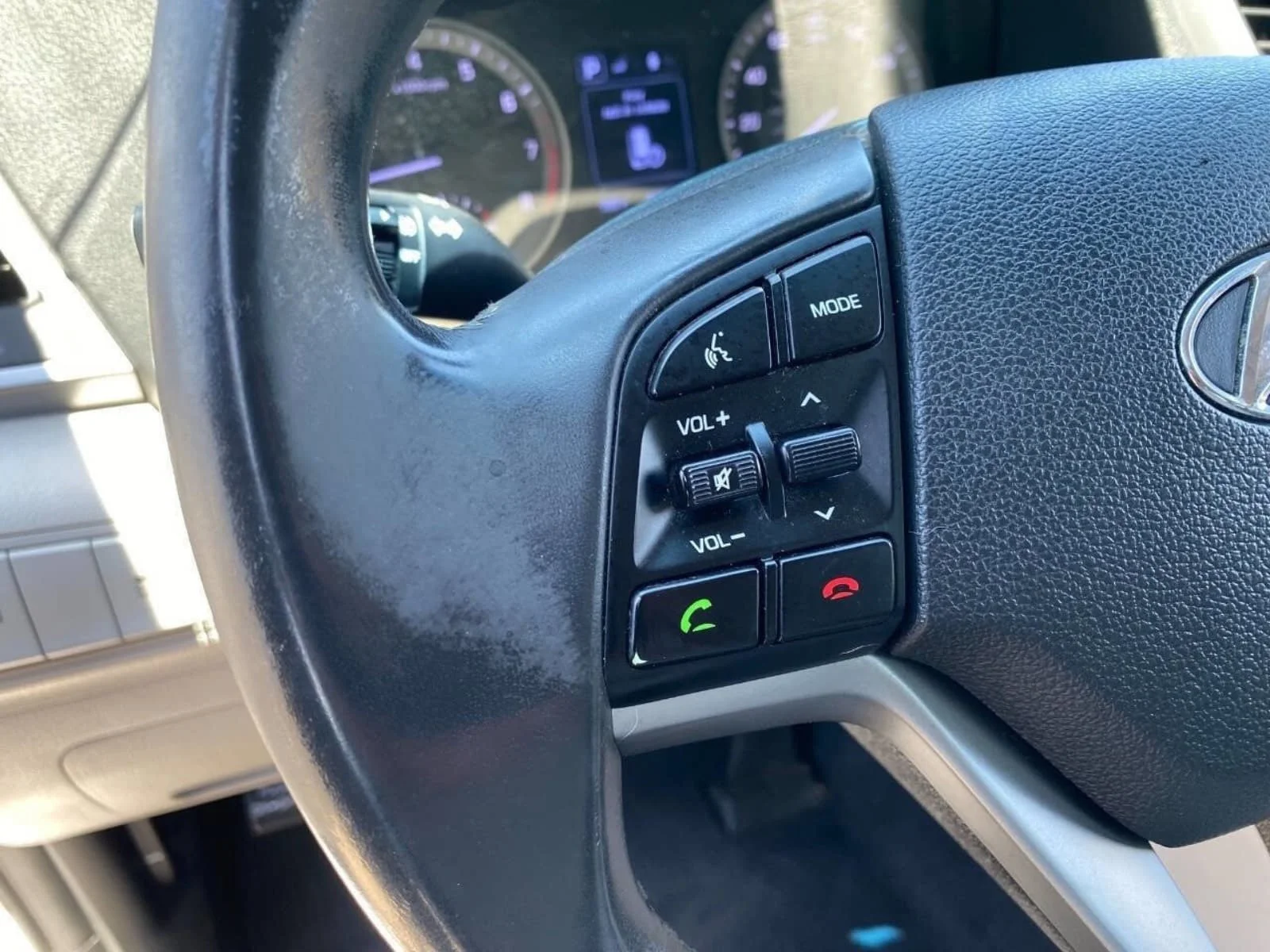 Used 2018 Molten Silver Hyundai Value image 29