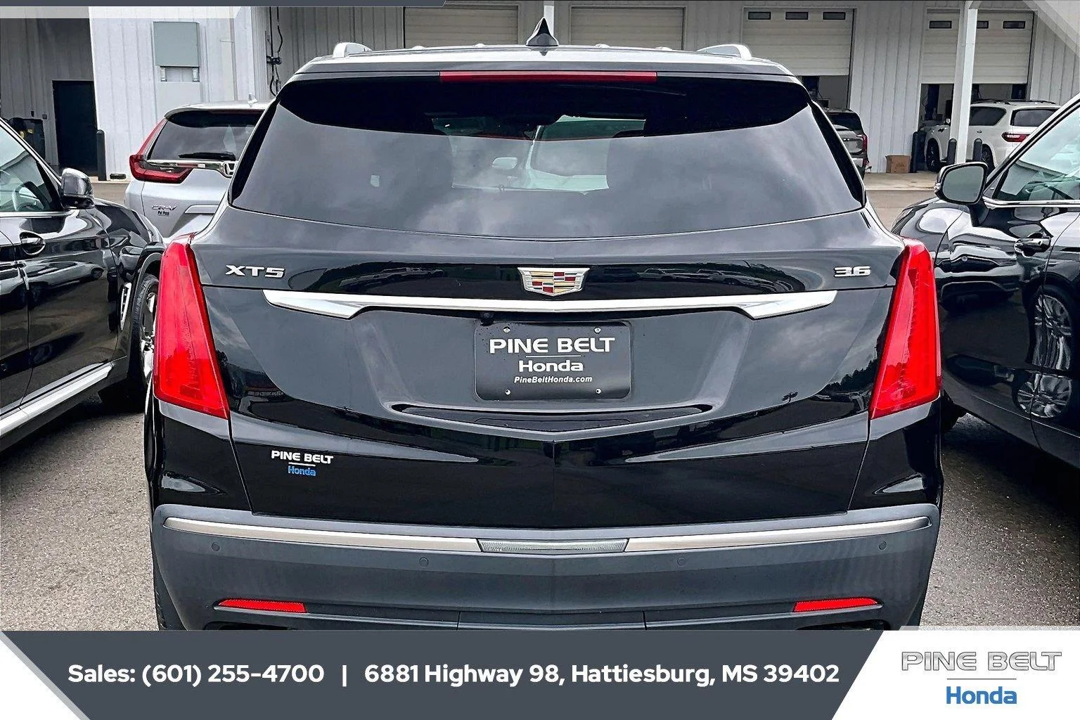 Used 2019 Stellar Black Metallic Cadillac FWD image 4