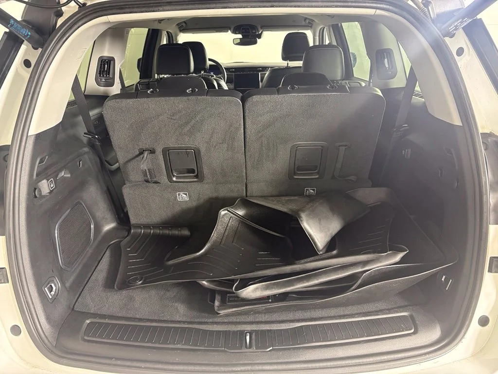 Used 2022 White Jeep Limited image 19