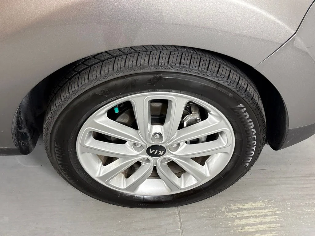 Used 2019 Gray Kia Plus image 11