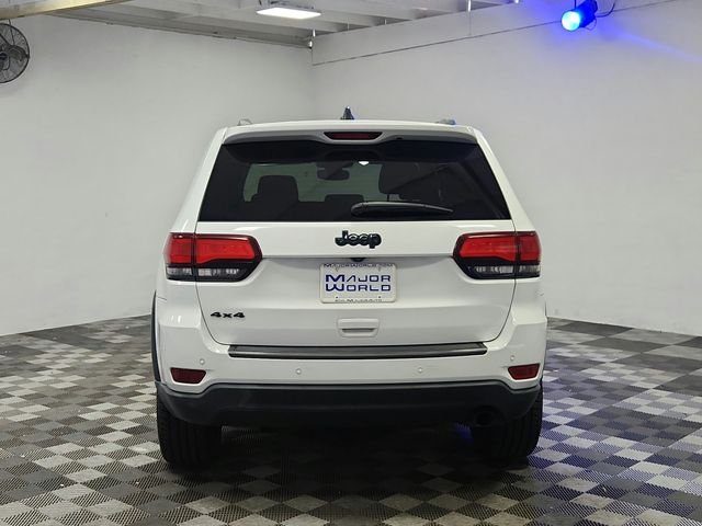 Used 2019 White Jeep Laredo image 6