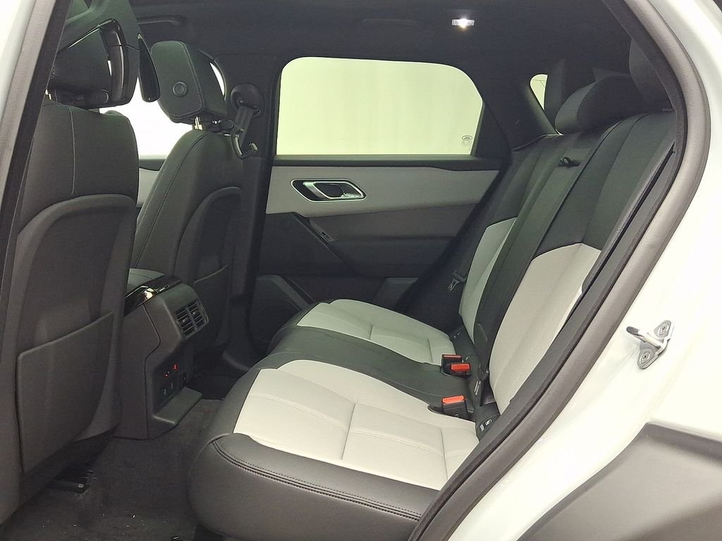 New 2026 Arroios Grey Metallic Land Rover S image 6