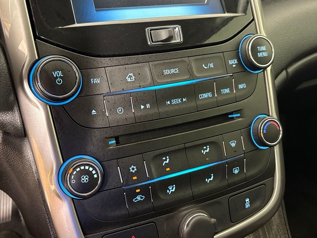 Used 2015 Silver Chevrolet LT image 28