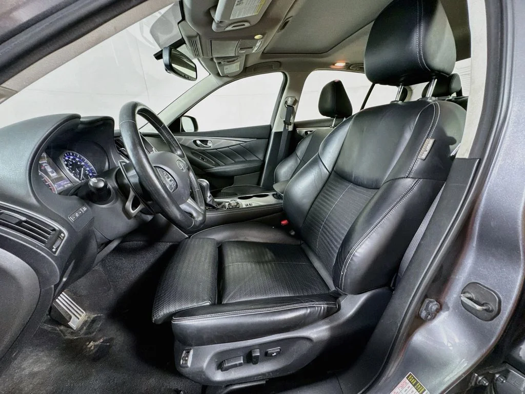 Used 2015 Graphite Shadow INFINITI Sport image 26
