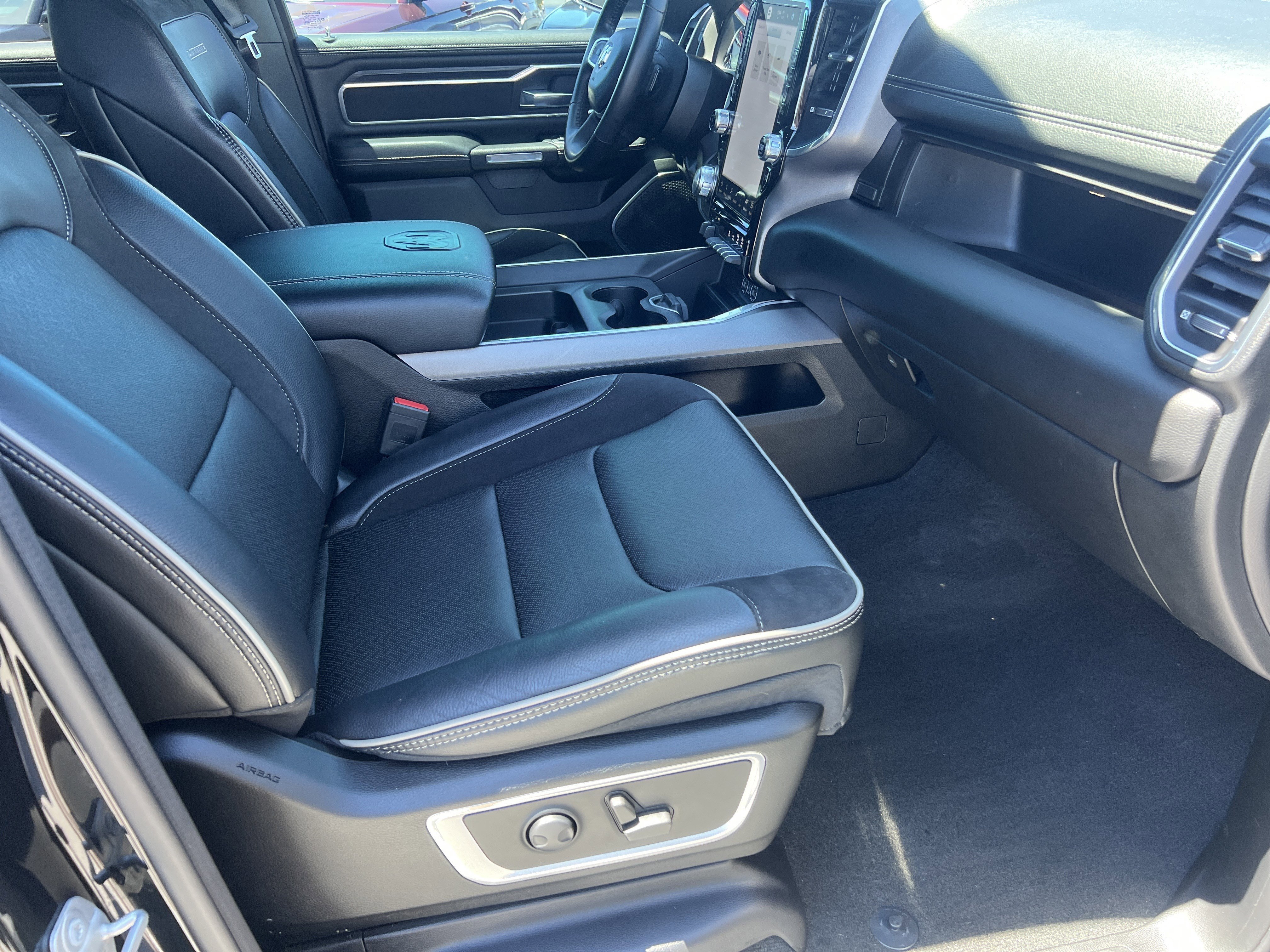 Used 2023 Diamond Black Crystal Pearlcoat Ram Laramie image 17