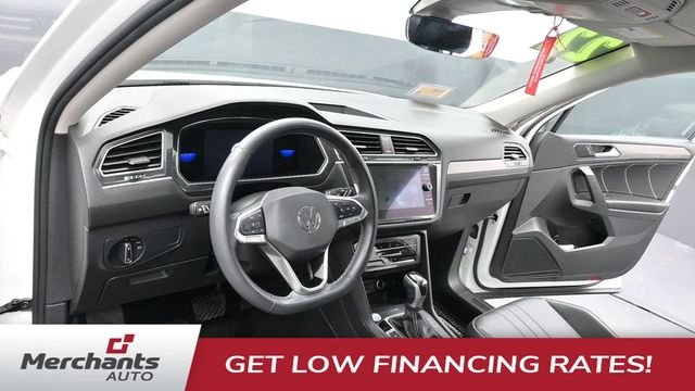 Used 2022 White Volkswagen 2.0T SE image 27