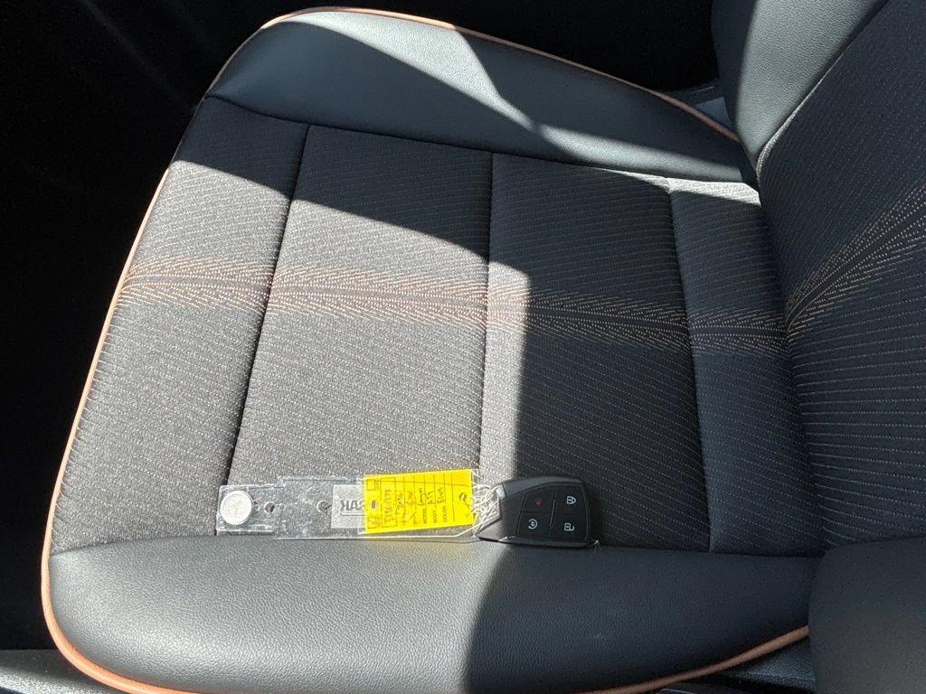 2026 GMC Canyon AT4 - Photo 27