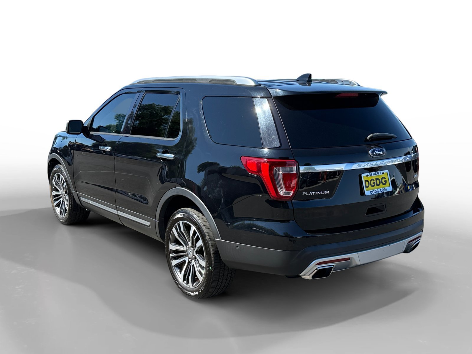 Used 2016 Shadow Black Ford Platinum image 3