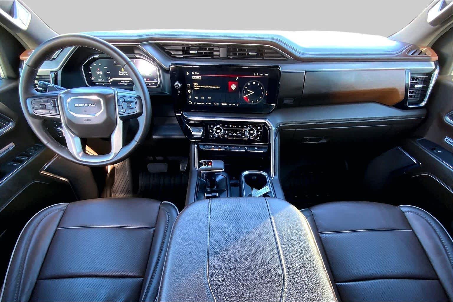 Used 2024 White Frost Tricoat GMC Denali image 14