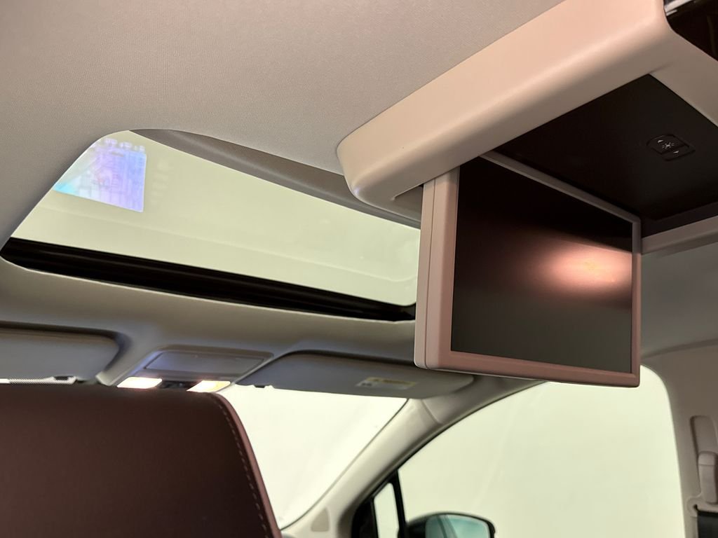 2025 Honda Odyssey Elite - Photo 12
