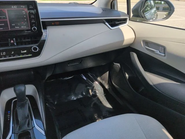 Used 2021  Toyota LE image 16