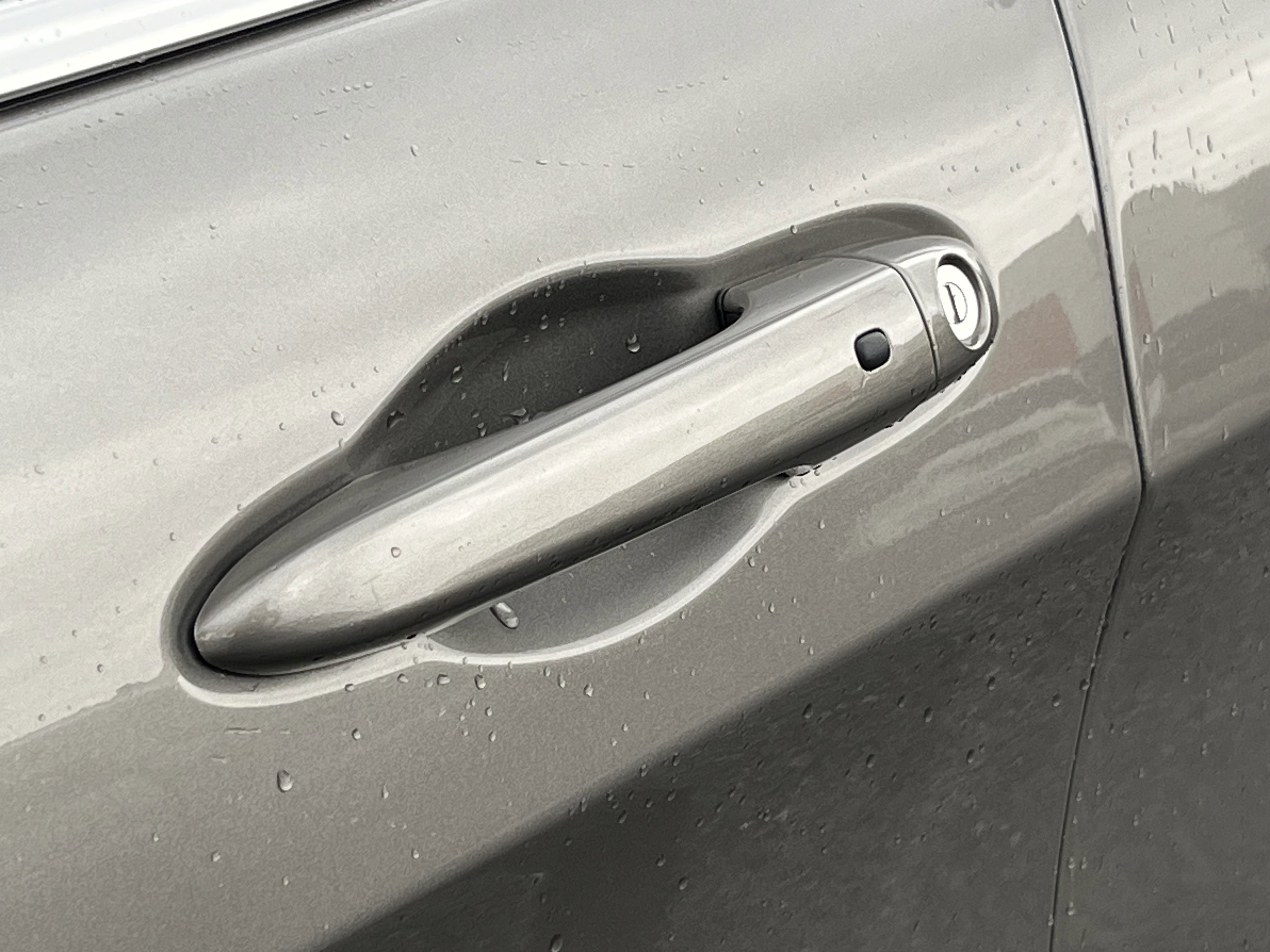 2020 Jeep Cherokee Latitude photo 2