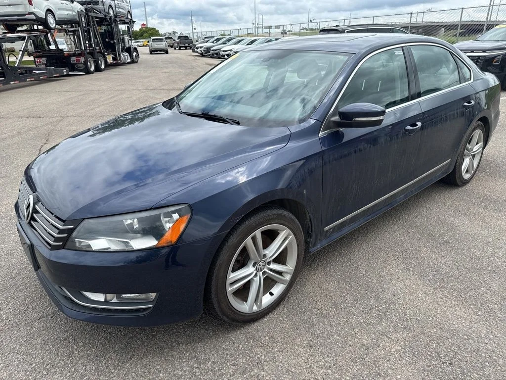 Used 2013 Blue Volkswagen TDI SEL Premium image 3