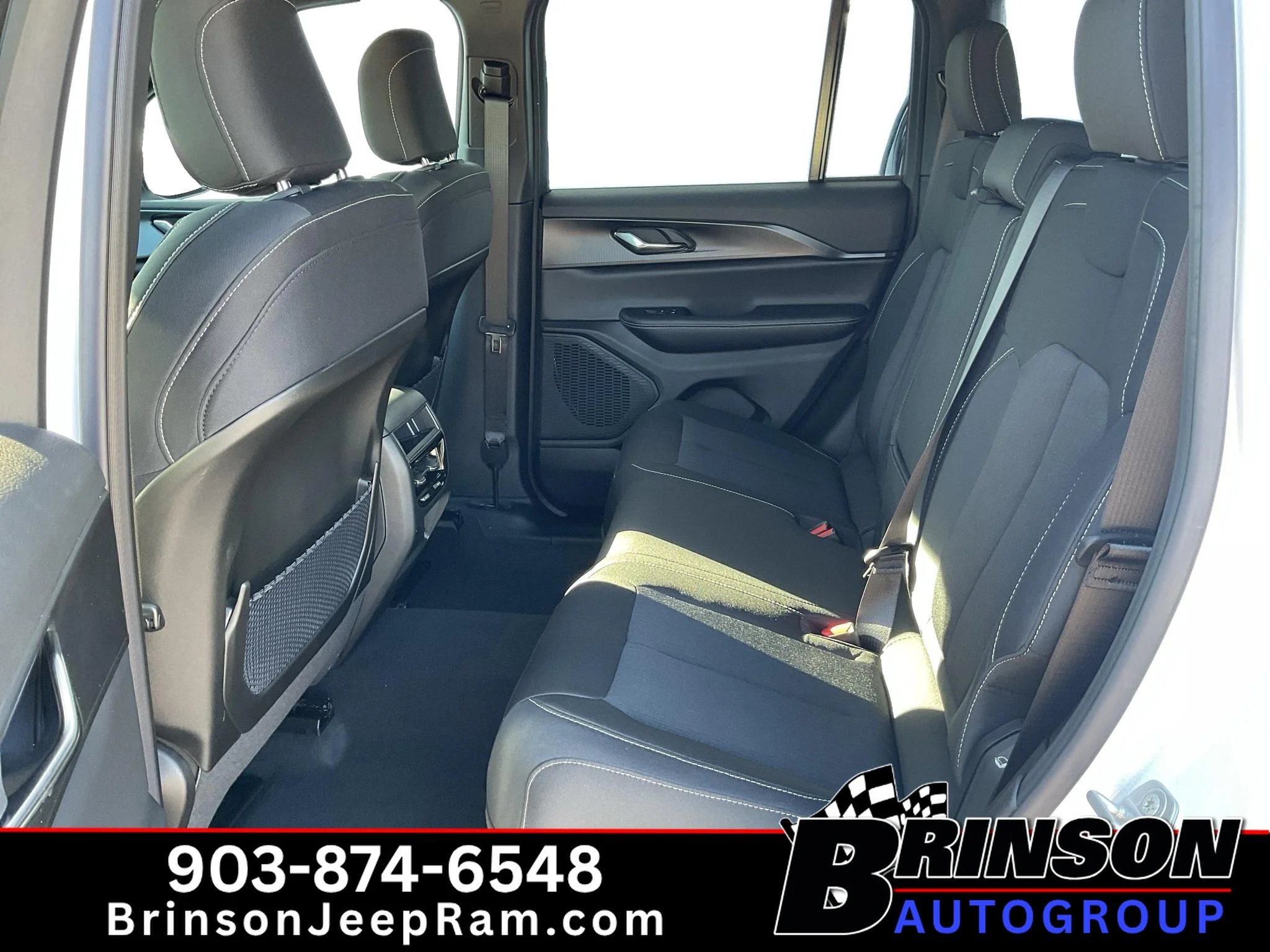 New 2027 Bright White Clear-Coat Paint Jeep Laredo image 7